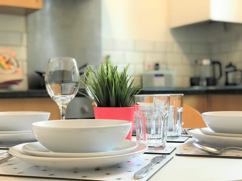 Dining area - Cook in or enjoy a take away