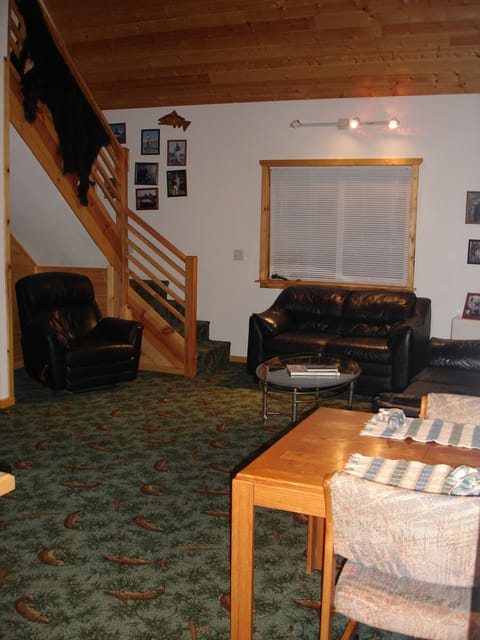 Sitting area & stairs to loft Unit B