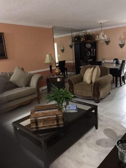 Livingroom/Dining room