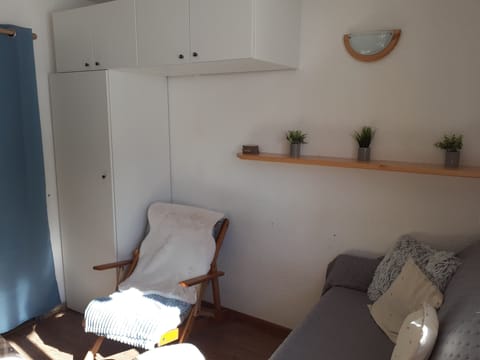 South-facing snow front 1st floor facing gondola Apartment in Piedmont