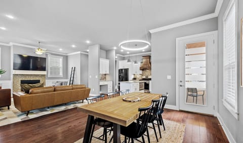 The Broadway by Native Host (22)