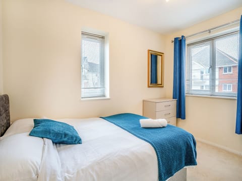 Double bedroom | Marina View Apartment, Swansea Marina