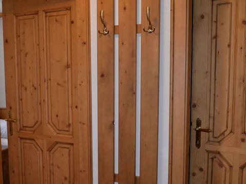 Brown, Wood, Wood Stain, Door, Plank, Material Property, Hardwood, Varnish