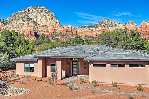 Sedona Vacation Rental | 4BR | 3BA | Step-Free Access | 2,600 Sq Ft