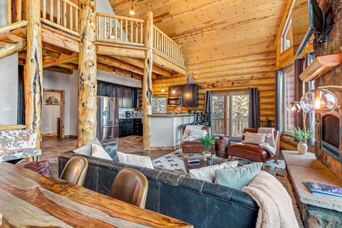 Craftsmanship -
Every corner of this lodge reveals detail: massive beams, custom railings, and hand-finished log-work that reflects the artistry of Colorado mountain homes.