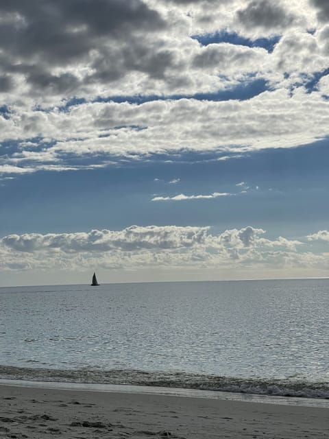 Beach nearby, sun loungers, beach towels