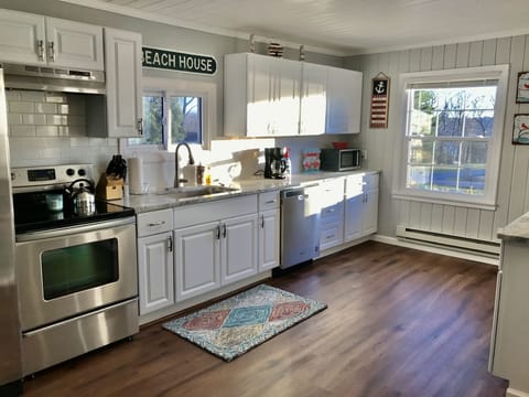 Large kitchen with island, plenty of space for all