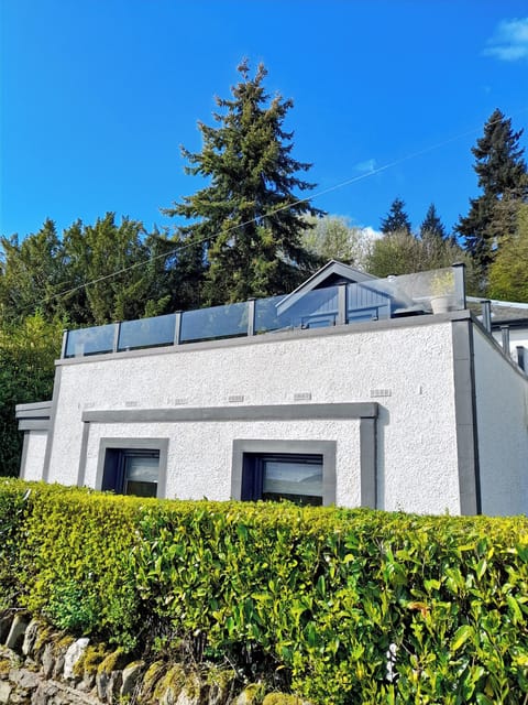 The front terrace has amazing uninterrupted loch and mountain views