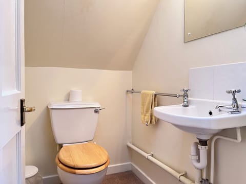 Bathroom | Grieves Cottage, Arnisdale, Kyle of Lochalsh
