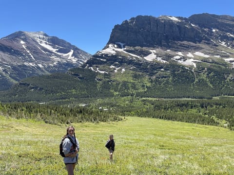 Hiking in Swiftcurrent valley
