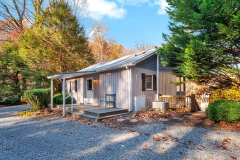 The Cottage at Grey Logs Cove