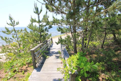 Beach nearby, beach towels