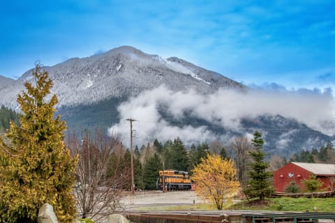 Iron Goat Getaway in the historic town of Skykomish