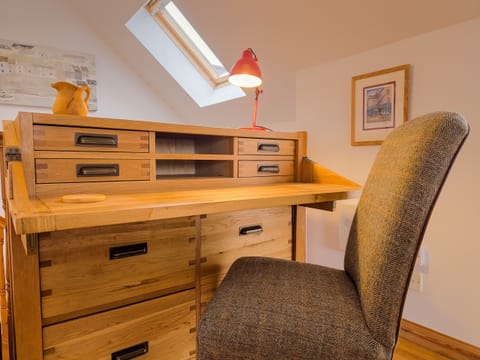 Second desk space if you need to work