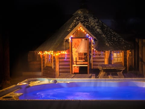 Hot tub and BBQ hut