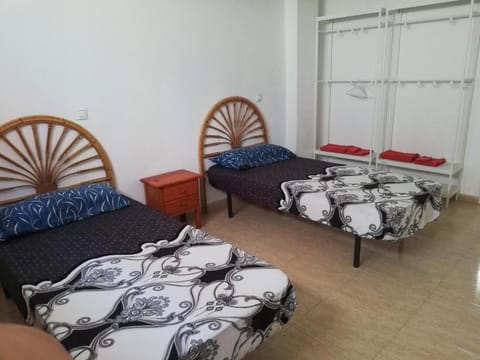 2 bedrooms, iron/ironing board, internet, wheelchair access