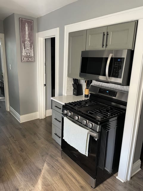 Cooking utensils included