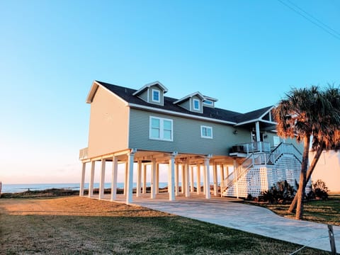 Beach Front Beauty Sleeps 20 with 6 br and 6 baths. Your beach house awaits.