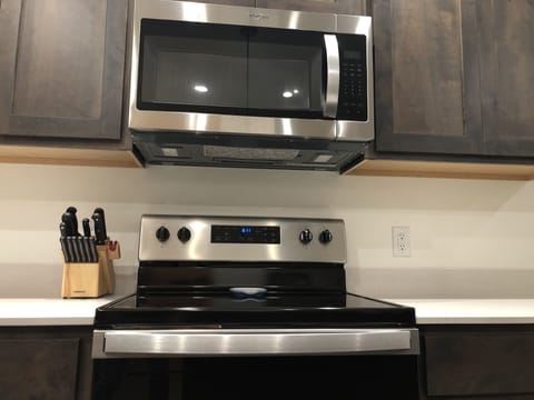 Oven, stovetop, kitchen islands