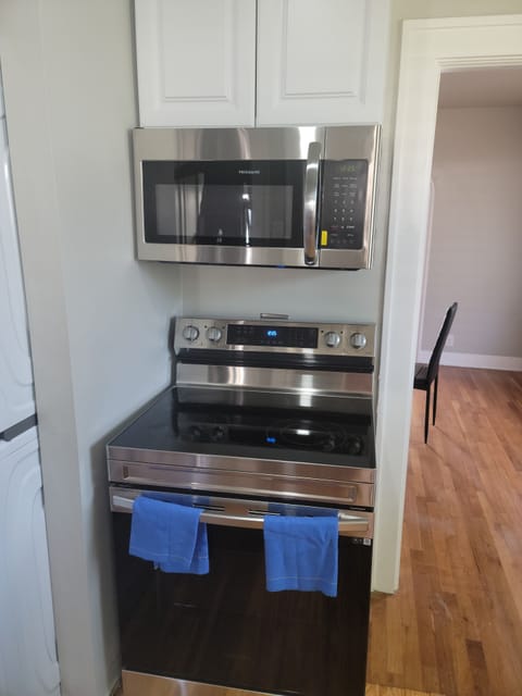 Fridge, microwave, oven, coffee/tea maker