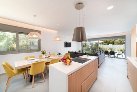 Dining Room, Kitchen