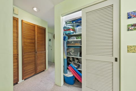 Hallway towards bedrooms