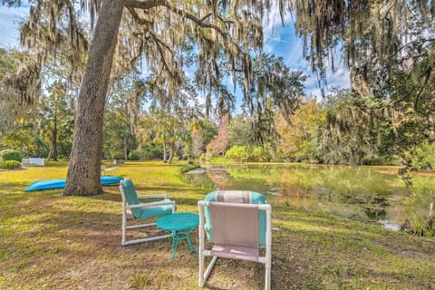 Crystal River Vacation Rental | 2BR | 2BA | 1 Step Required for Access