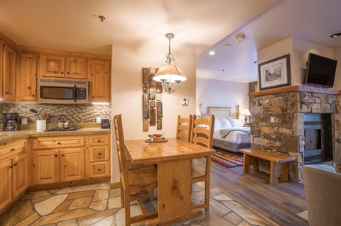 Cozy and comfortable layout with full kitchen, king bed and queen sleeper couch.