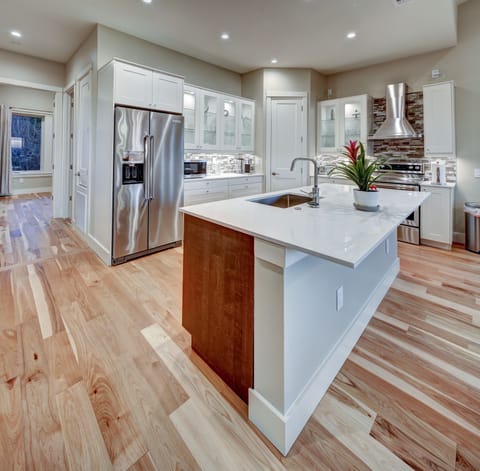 Kitchen with Kitchen Aid stainless appliances