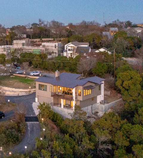 Back elevation as seen by birds and drones