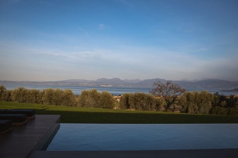 Outdoor pool, an infinity pool