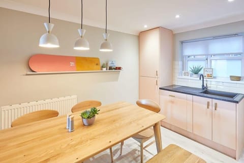 'Salty' Seaview, Saltburn-by-the-Sea - Host & Stay