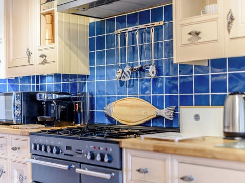 Comprehensively appointed kitchen | Apartment 1, Aberdovey