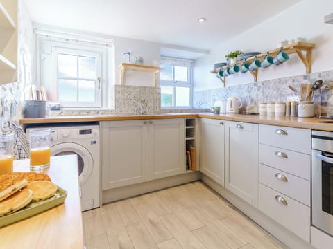 Kitchen | Bon Accorde, Goodwick