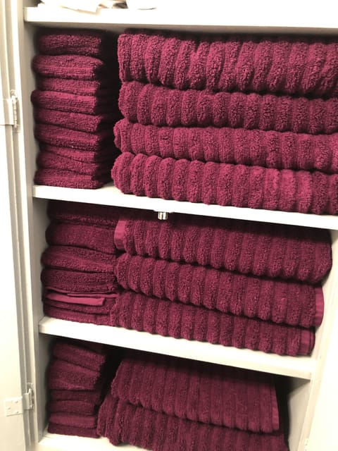 Plush bath towels, hand towels, and wash cloths.