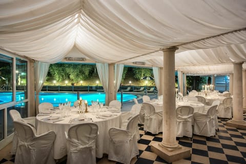 Table, Furniture, Decoration, Property, Tableware, Water, Light, Chair, Tablecloth, Azure