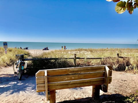 Beach nearby, sun loungers, beach towels