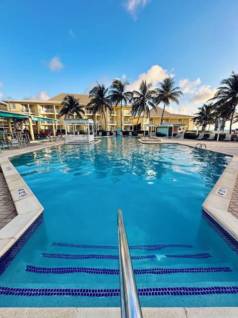 Outdoor pool, an infinity pool, sun loungers