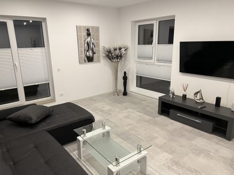 Living room | Smart TV, stereo