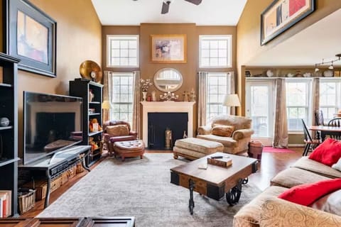 Open floor plan with lots of light.