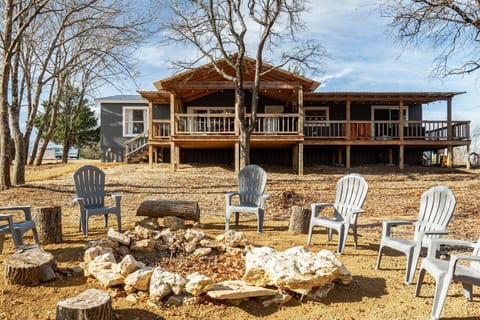 Covered Deck w/ Propane Grill + Outdoor Firepit w/ Seating