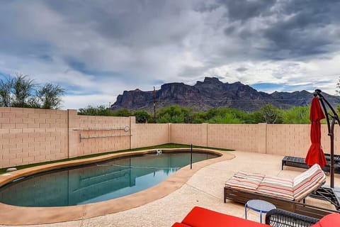 Swim in the refreshing unheated pool while admiring the view of the Superstation Mountains.