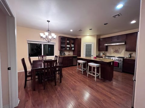 2nd Floor: Kitchen & Dining area