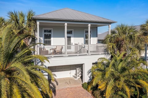 Val-Holla - Vacation Rental Beach House Near Gulf with Private Pool and Community Beach Access on Holiday Isle in Destin, Florida - Five Star Properties Destin/30A