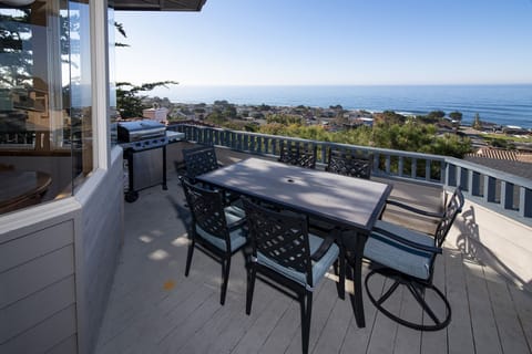 Gas grill and patio dining, great for entertaining