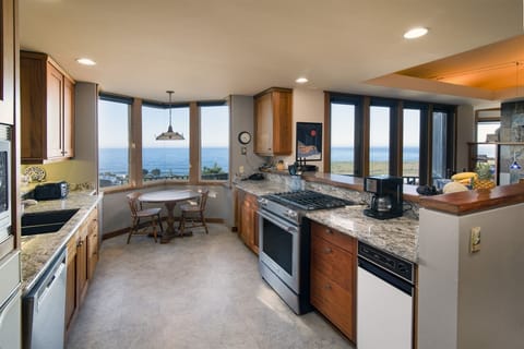 Very well equipped kitchen for preparing great meals