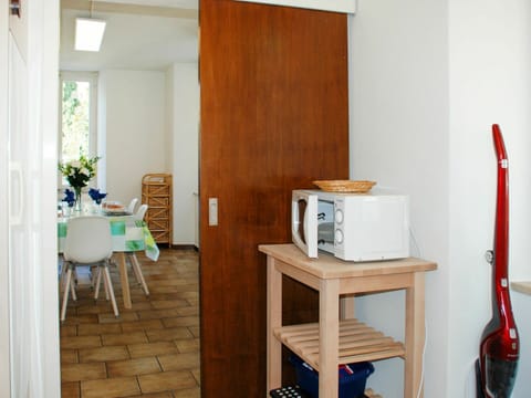 Property, Wood, Building, Floor, Table, Flooring, Hardwood, Shelving, House, Wood Stain