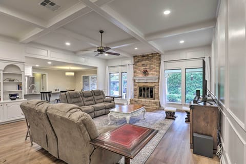 Waco Vacation Rental | 4BR | 3BA | Step-Free Access | 2,639 Sq Ft