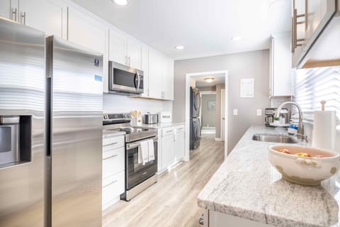 Fully equipped kitchen.