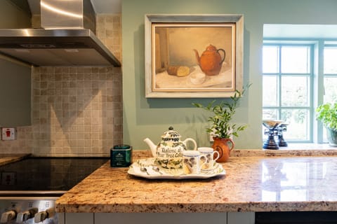 Pear Tree Cottage Bourton Kitchen - StayCotswold